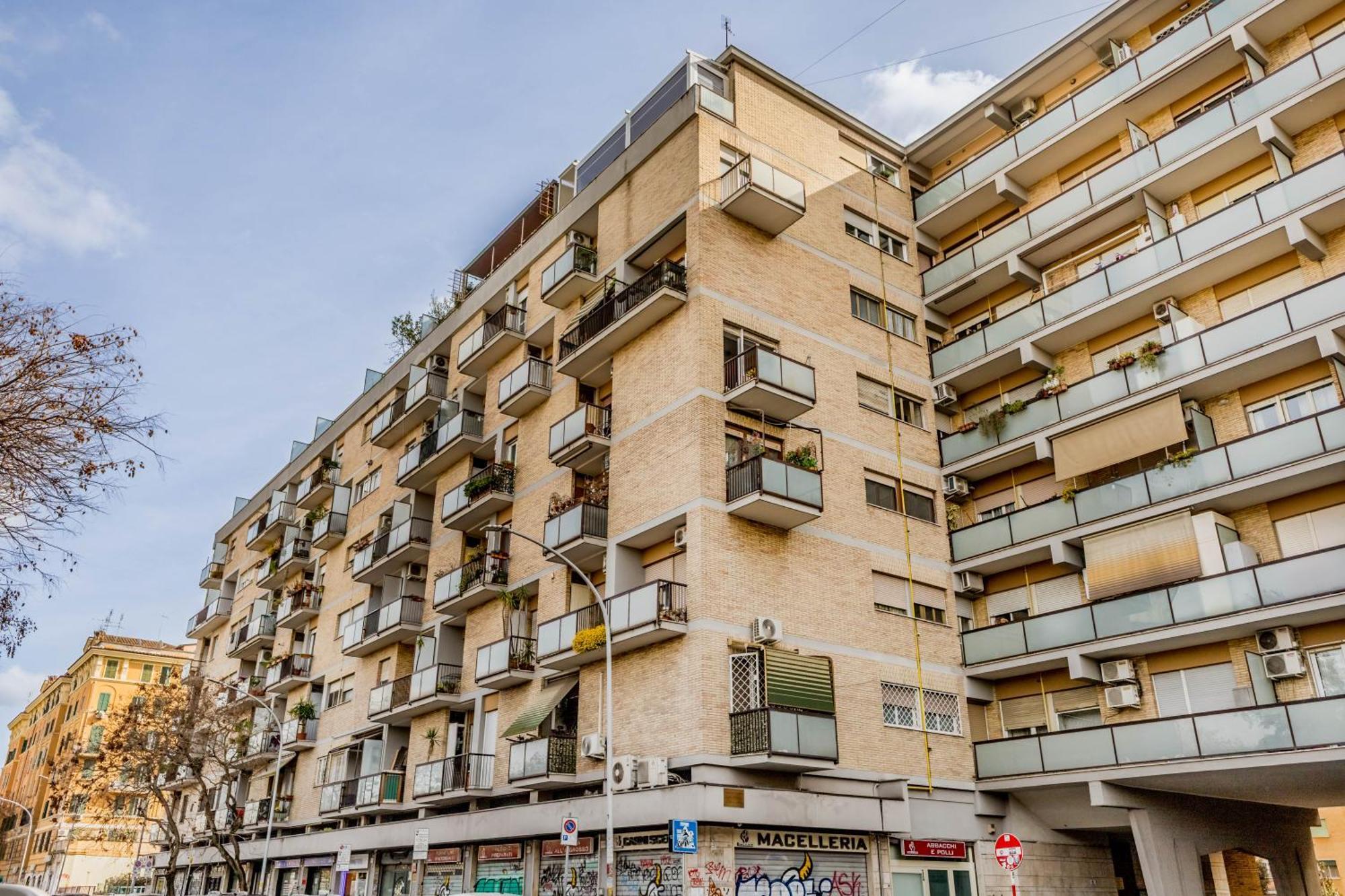 Apartment Domus Urbe Piramide *